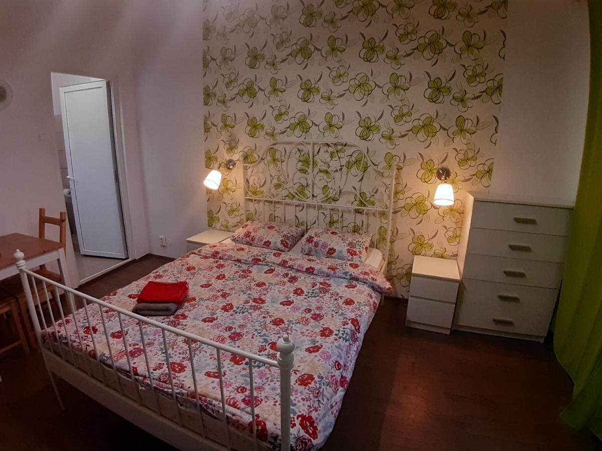 Romantic Calm Apartments Piata Universitate Bucarest Extérieur photo